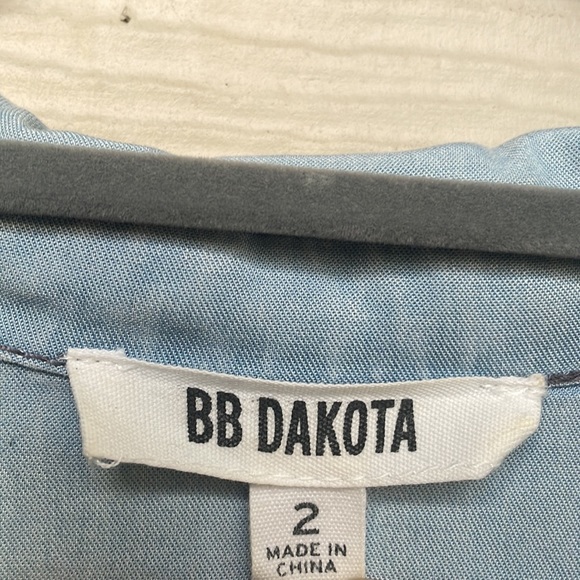 BB DAKOTA Wrap Dress 100% Tencel - Picture 4 of 8